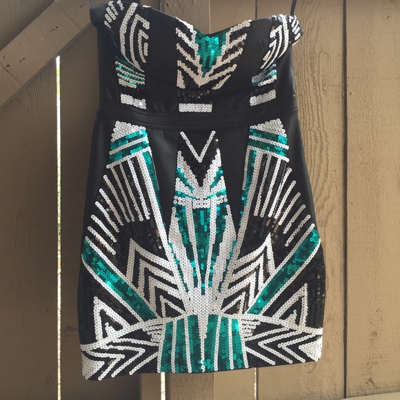 2B Bebe short party dress!