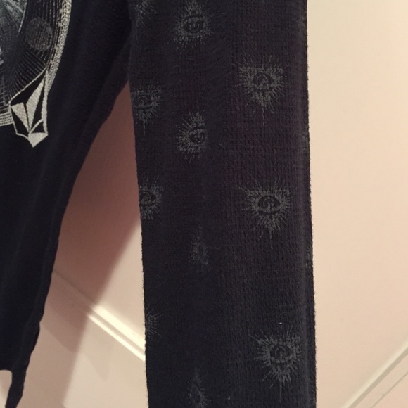 Volcom top - Picture 3 of 3