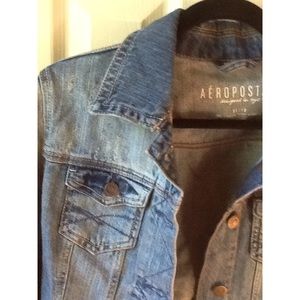 ✨ Slightly Distressed Jean jacket ✨