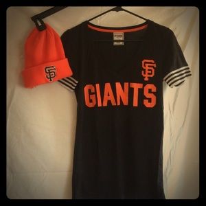 • SF Giants • Vic Secret T. & Beanie •