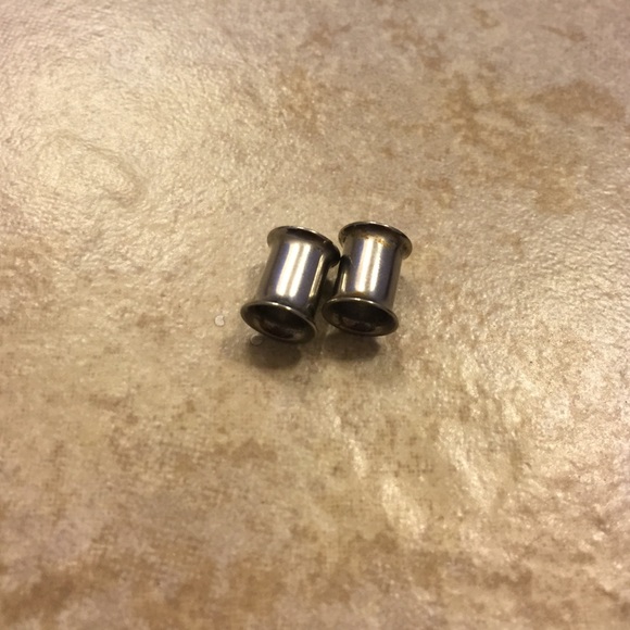 2g steel tunnel plugs