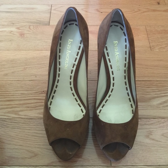 Enzo Angiolini suede platform size 7.