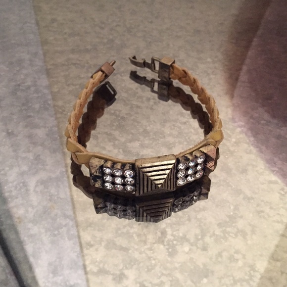 Yellow leather statement bracelet - Picture 1 of 2