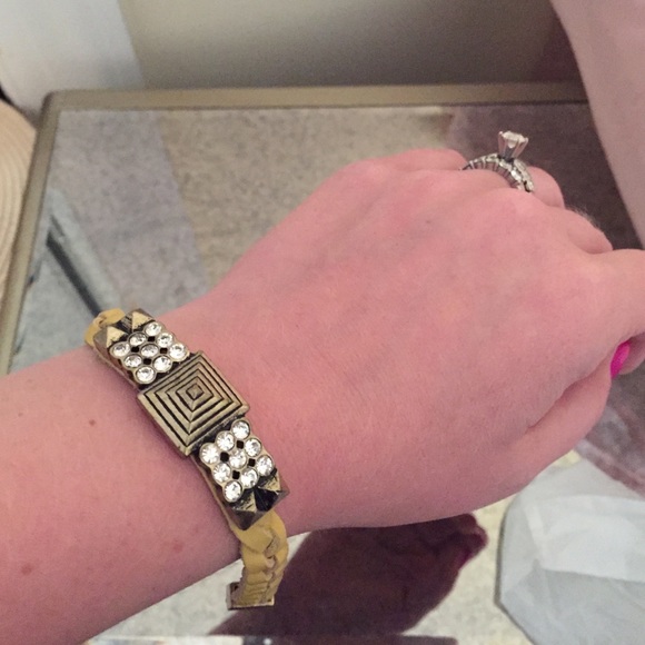 Yellow leather statement bracelet - Picture 2 of 2