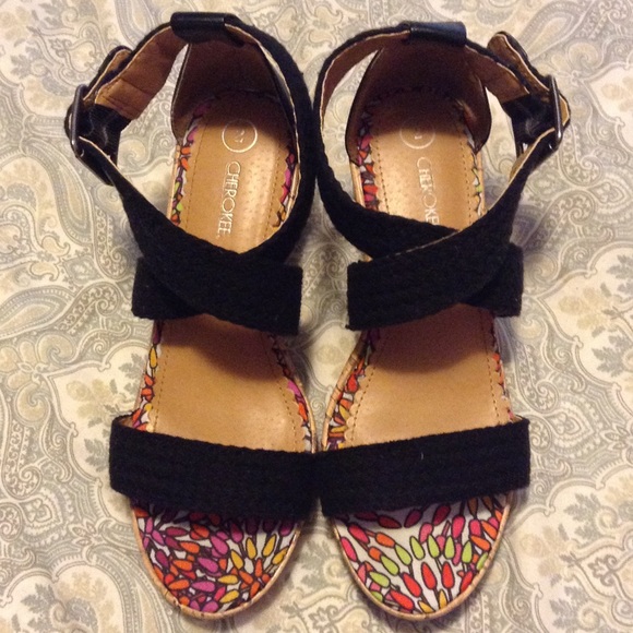 Cherokee Sandals - Picture 4 of 4