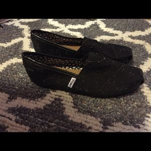 Black glitter toms