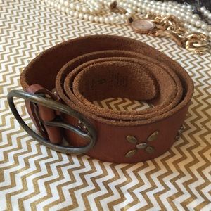 Woman's belt