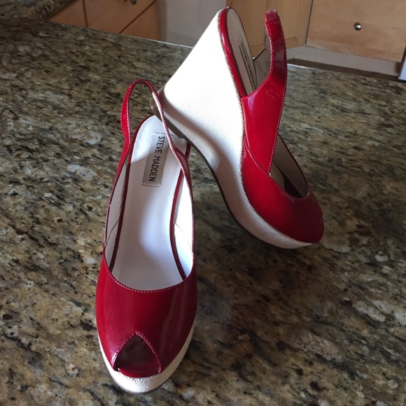 Steve Madden Red and white wedge peep toe heel