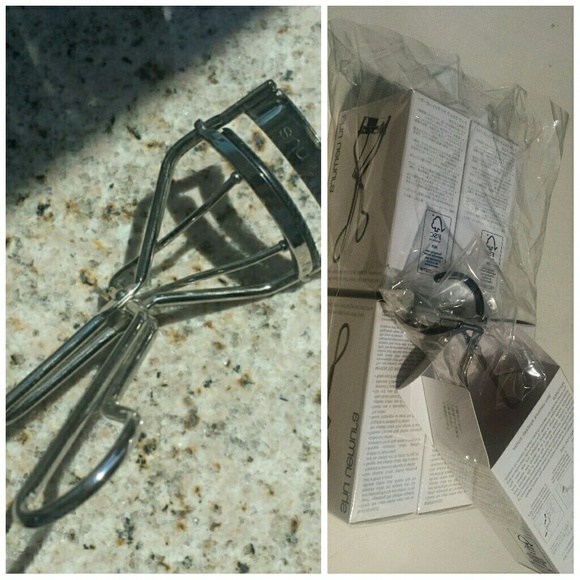 CURRENTLY SOLD OUT 🎀Shu Uemura eyelash curler! - Picture 4 of 4