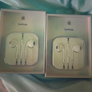 Brand new Apple headphones w/ microphone