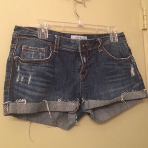 Aeropostale Distressed Short Shorts *SIZE 7/8*