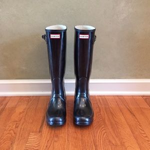 Hunter Gloss Rain Boots in Black