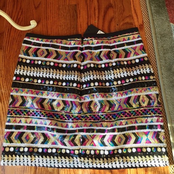 ⭐️SALE⭐️NWT Guess sequin multi-colored mini skirt - Picture 2 of 4