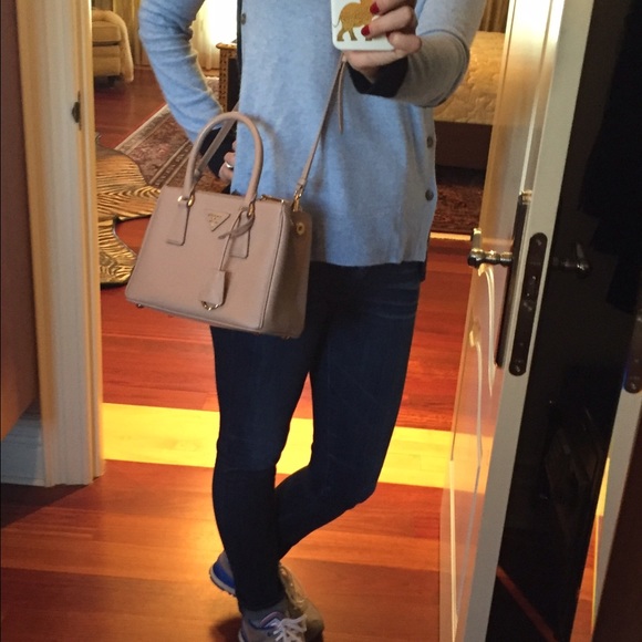 SOLD 📍📍📍Authentic Prada Safiano MiniBag. - Picture 4 of 4