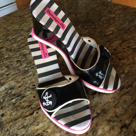 Betsey Johnson Shoes - Betsy Johnson Nautical wedge sandals!