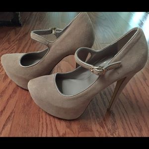 Suede nude Mary Jane Steve Madden pumps