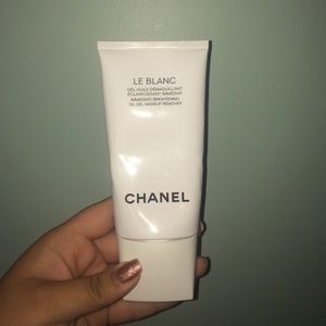 Chanel Immediate brightening oilgel makeup rmver