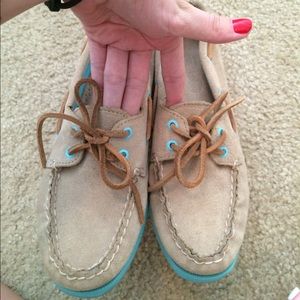 Tan & turquoise Sperry's