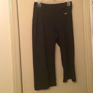 Nike Dri-Fit Black Capris
