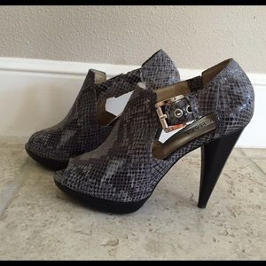 Michael Kors Snake skin heels
