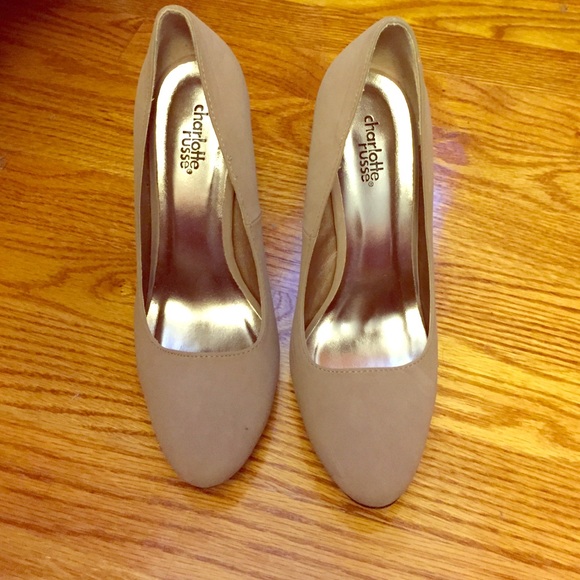Charlotte Russe size 8 tan heels