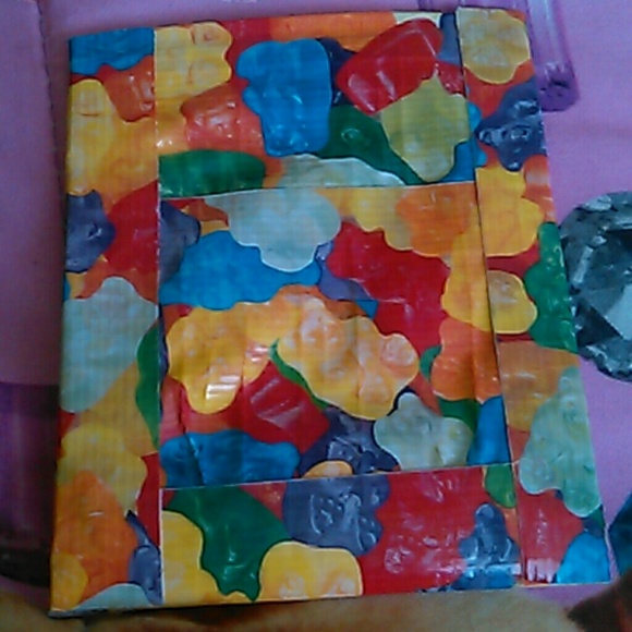 A coin pouch and a bow - Picture 2 of 3