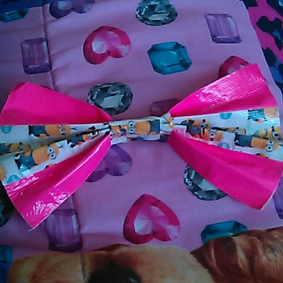 A coin pouch and a bow - Picture 3 of 3