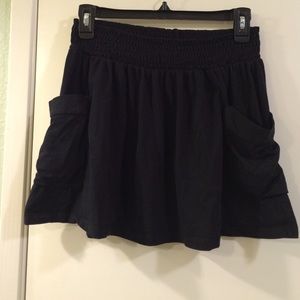 Black skirt w/ pockets