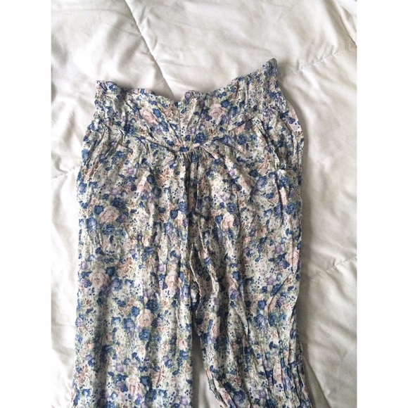 🚫SOLD🚫floral print joggers - Picture 2 of 4