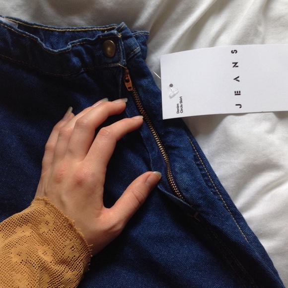 AA Skirt
