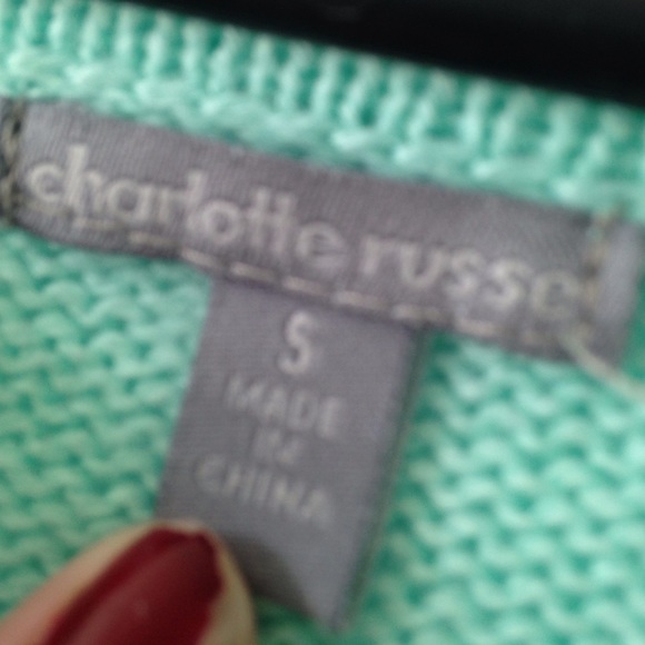 sweater - Picture 3 of 4