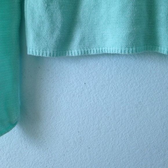 sweater - Picture 4 of 4