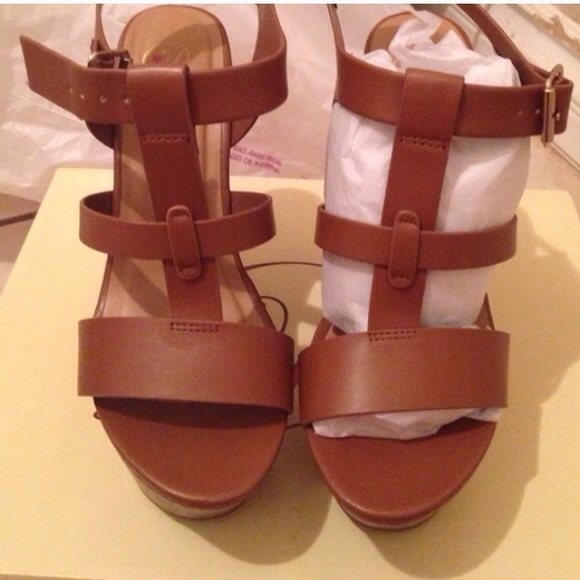 Tan wedges