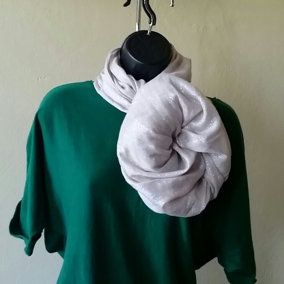 ❎SOLD❎EXPRESS INFINITI SCARF - Picture 3 of 4