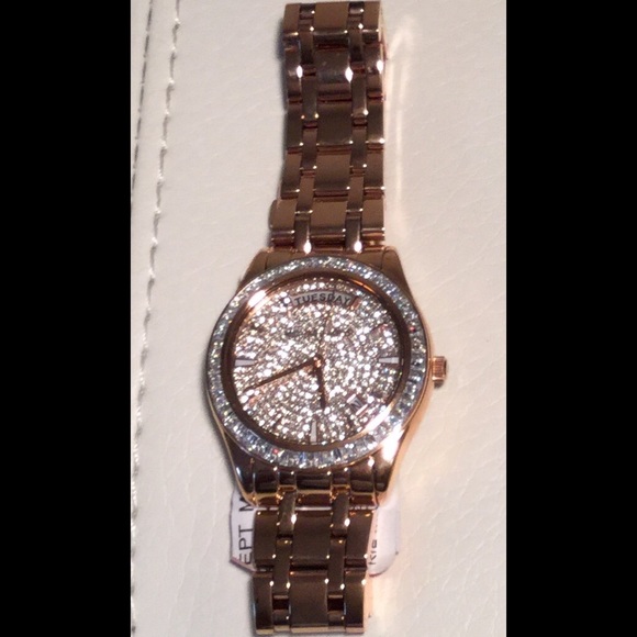 💯% AUTHENTIC MMK KILEY CRYSTAL BRACELET WATCH🌴