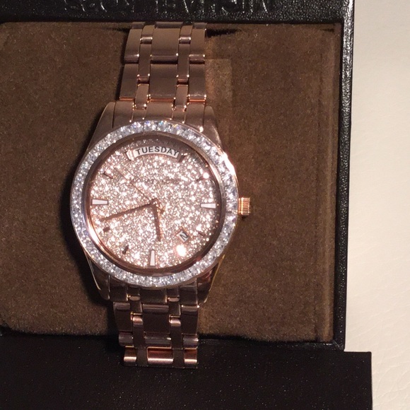 💯% AUTHENTIC MMK KILEY CRYSTAL BRACELET WATCH🌴