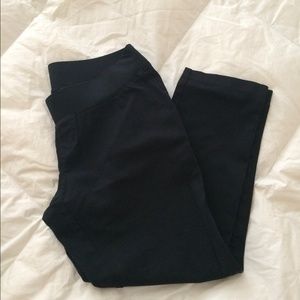 Black maternity capris