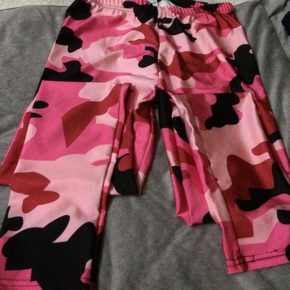 Pink camo leggings