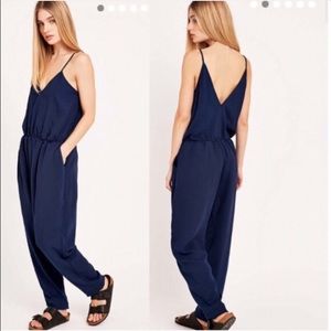 The fifth dream shaker jumpsuit navy blue UO