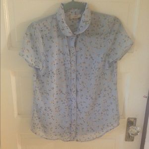 Light blue patterned short sleeve collared shirt