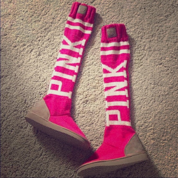 💋 VS •PINK• Mukluks 💋