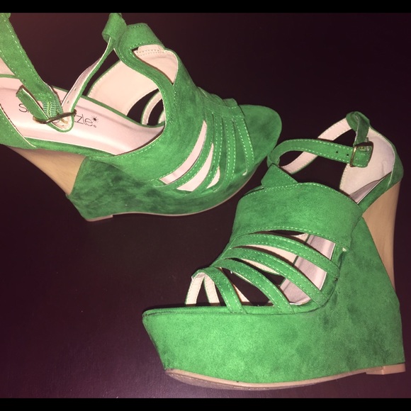 "Shoe dazzle" Green suede wedges- Aurelie