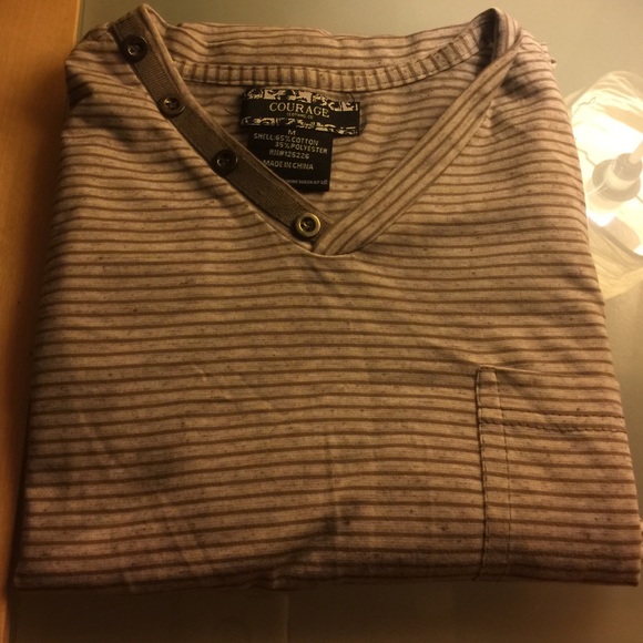 Mens V-neck T-shirt - Picture 2 of 3