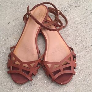 DOLLHOUSE sandals