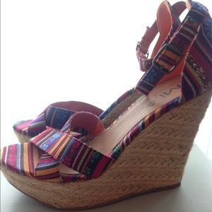 Gorgeous tribal print wedges