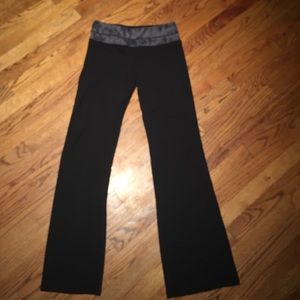 Lululemon Groove Pant: Size 6 Great Condition!