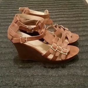 Express Brown Wedges