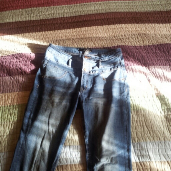 High wasted jeans