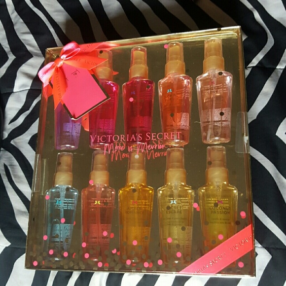 *Price Reduced* Victoria Secret Body Mist set