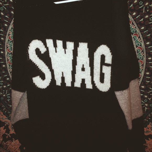 Forever 21 Oversized Graphic Sweater